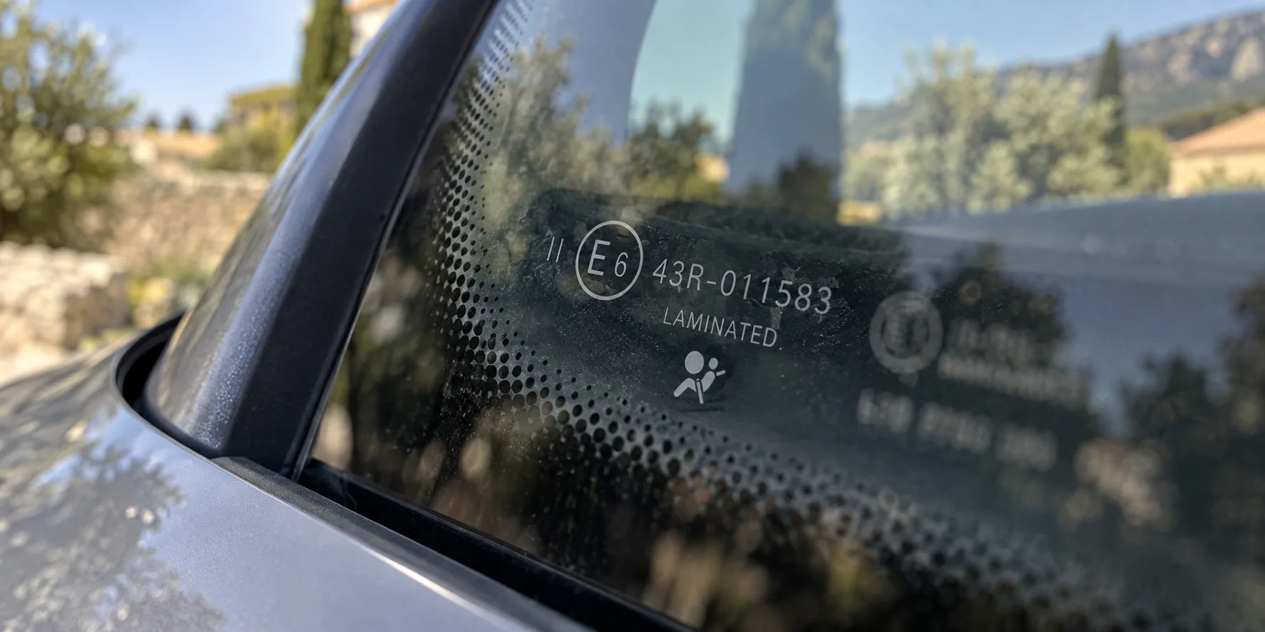 Athermique, acoustique, chauffant : quel pare-brise équipe votre voiture ?